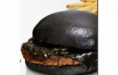 insolite-le-burger-noir-debarque-dans-les-fast-food-1410785782